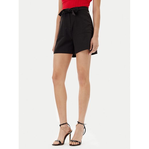 Guess Szorty materiałowe W5GD0I WH9Y2 Czarny Loose Fit ze sklepu MODIVO w kategorii Szorty - zdjęcie 182628995