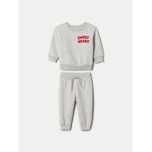 Gap Dres 608850-00 Szary Regular Fit ze sklepu MODIVO w kategorii Dresy dla niemowlaka - zdjęcie 182629156
