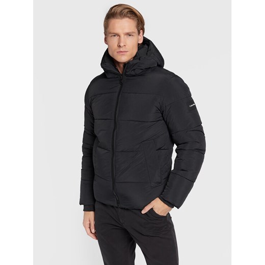 Calvin Klein Kurtka zimowa K10K110336 Czarny Regular Fit ze sklepu MODIVO w kategorii Kurtki męskie - zdjęcie 182629196