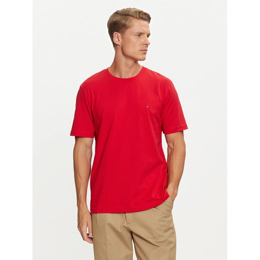 Tommy Hilfiger T-Shirt Essential MW0MW37267 Czerwony Regular Fit ze sklepu MODIVO w kategorii T-shirty męskie - zdjęcie 182629387