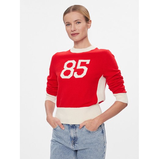 Tommy Hilfiger Sweter Varsity 85 Graphic C-Nk Swt WW0WW40718 Czerwony Slim Fit ze sklepu MODIVO w kategorii Swetry damskie - zdjęcie 182631189
