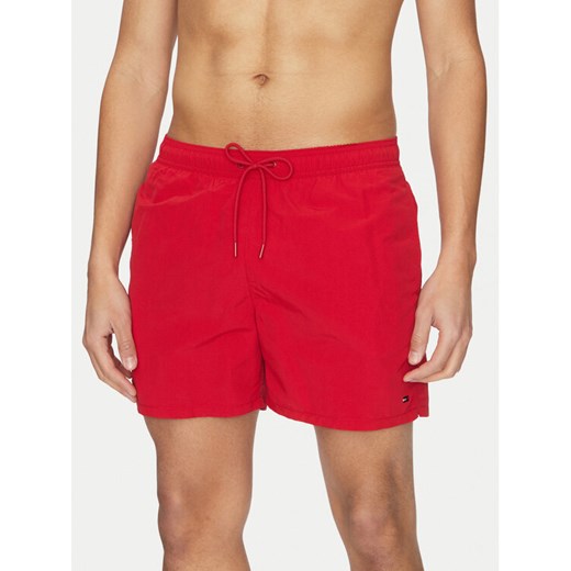 Tommy Hilfiger Szorty kąpielowe UM0UM03477 Czerwony Regular Fit ze sklepu MODIVO w kategorii Kąpielówki - zdjęcie 182631768