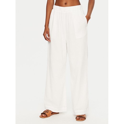 Seafolly Spodnie materiałowe Beachedit 55430-PA Biały Regular Fit ze sklepu MODIVO w kategorii Spodnie damskie - zdjęcie 182632959