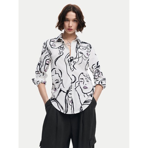 Desigual Koszula Faces 24WWCW34 Biały Regular Fit ze sklepu MODIVO w kategorii Koszule damskie - zdjęcie 182633286