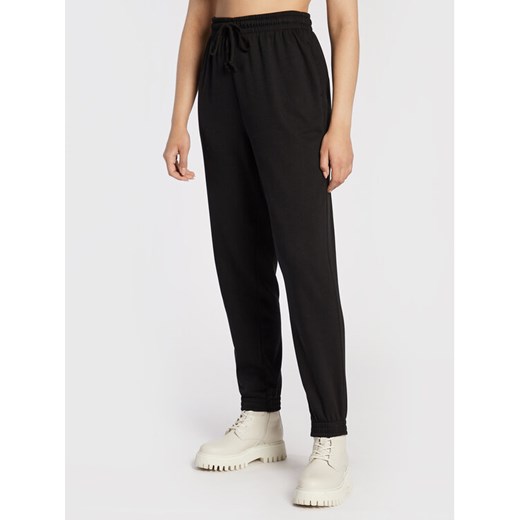 Brave Soul Spodnie dresowe LJB-69RUBY Czarny Regular Fit ze sklepu MODIVO w kategorii Spodnie damskie - zdjęcie 182633596