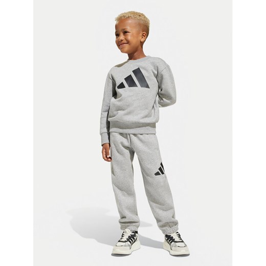 adidas Dres Essentials JC9725 Szary Regular Fit ze sklepu MODIVO w kategorii Dresy chłopięce - zdjęcie 182633829
