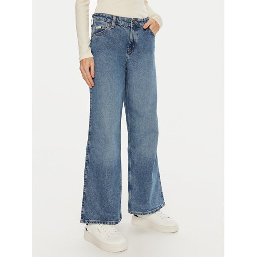 Guess Jeansy W4BA0Y D5CC4 Niebieski Relaxed Fit ze sklepu MODIVO w kategorii Jeansy damskie - zdjęcie 182634089