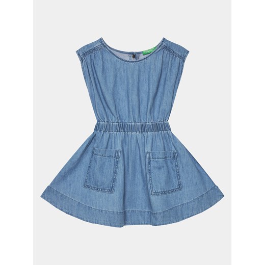 United Colors Of Benetton Sukienka jeansowa 4AD6CV029 Niebieski Relaxed Fit ze sklepu MODIVO w kategorii Sukienki dziewczęce - zdjęcie 182634807
