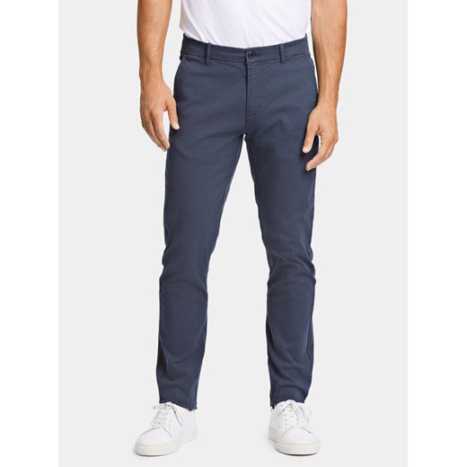 Lindbergh Chinosy 30-005044 Granatowy Slim Fit ze sklepu MODIVO w kategorii Spodnie męskie - zdjęcie 182635287
