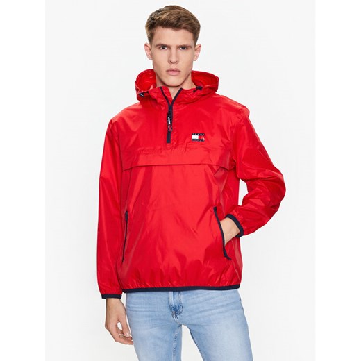 Tommy Jeans Kurtka anorak Chicago DM0DM15906 Czerwony Regular Fit ze sklepu MODIVO w kategorii Kurtki męskie - zdjęcie 182635319