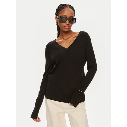 Calvin Klein Sweter K20K207573 Czarny Regular Fit ze sklepu MODIVO w kategorii Swetry damskie - zdjęcie 182635349