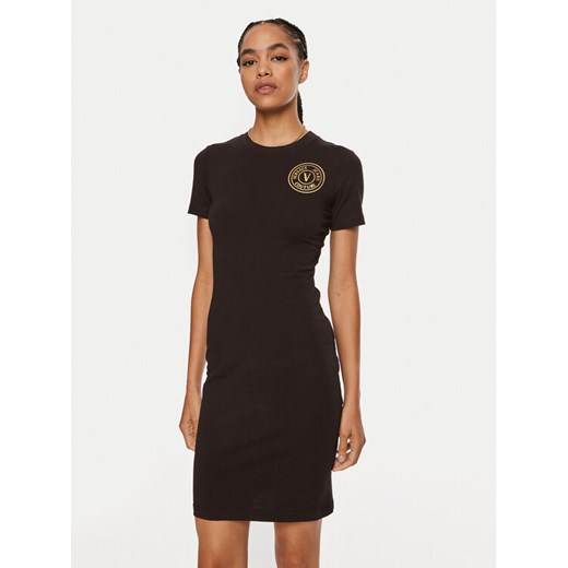 Versace Jeans Couture Sukienka codzienna 77HAOT00 Czarny Regular Fit ze sklepu MODIVO w kategorii Sukienki - zdjęcie 182635716