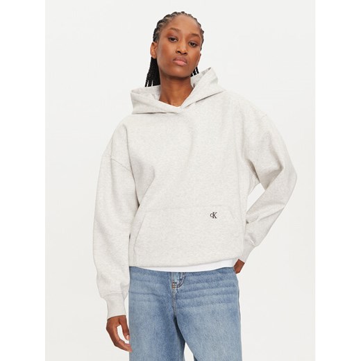 Calvin Klein Bluza J20J224911 Szary Regular Fit ze sklepu MODIVO w kategorii Bluzy damskie - zdjęcie 182635985