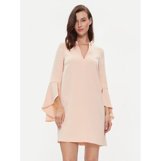 TWINSET Sukienka koktajlowa 241TP2292 Różowy Straight Fit ze sklepu MODIVO w kategorii Sukienki - zdjęcie 182636157