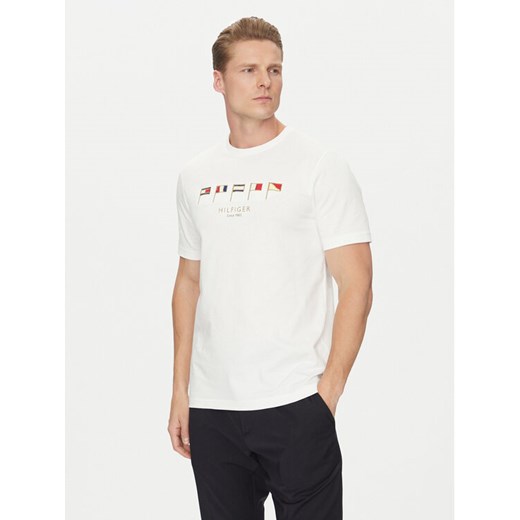 Tommy Hilfiger T-Shirt Multi Flags MW0MW38616 Biały Regular Fit ze sklepu MODIVO w kategorii T-shirty męskie - zdjęcie 182636315