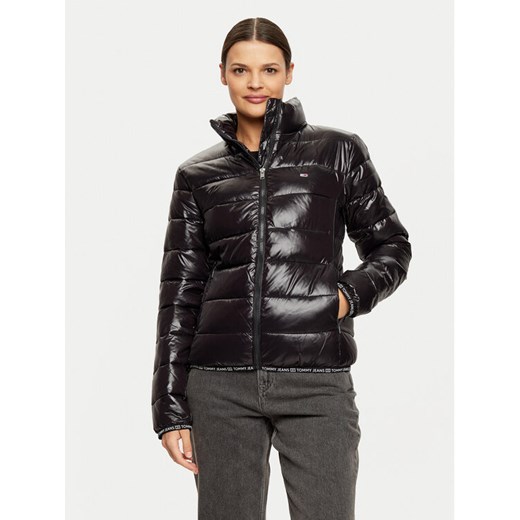 Tommy Jeans Kurtka zimowa Essential DW0DW19312 Czarny Regular Fit ze sklepu MODIVO w kategorii Kurtki damskie - zdjęcie 182637917