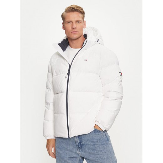 Tommy Jeans Kurtka puchowa Essential DM0DM19786 Biały Regular Fit ze sklepu MODIVO w kategorii Kurtki męskie - zdjęcie 182639526