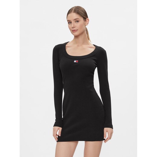 Tommy Jeans Sukienka dzianinowa Tjw Badge Rib Bodycon Ls DW0DW17424 Czarny Slim Fit ze sklepu MODIVO w kategorii Sukienki - zdjęcie 182640767