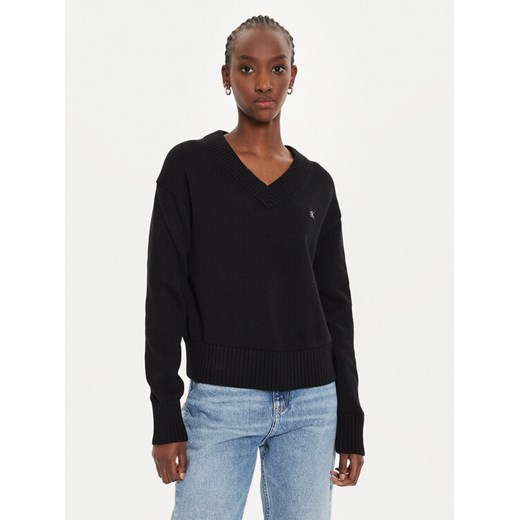 Calvin Klein Jeans Sweter Embro Badge J20J224632 Czarny Regular Fit ze sklepu MODIVO w kategorii Swetry damskie - zdjęcie 182641337