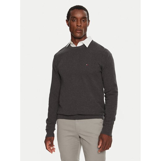 Tommy Hilfiger Sweter MW0MW36347 Szary Regular Fit ze sklepu MODIVO w kategorii Swetry męskie - zdjęcie 182641727