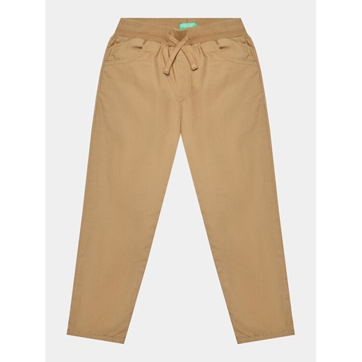 United Colors Of Benetton Joggery 4TV6GE00J Beżowy Relaxed Fit ze sklepu MODIVO w kategorii Spodnie chłopięce - zdjęcie 182641769
