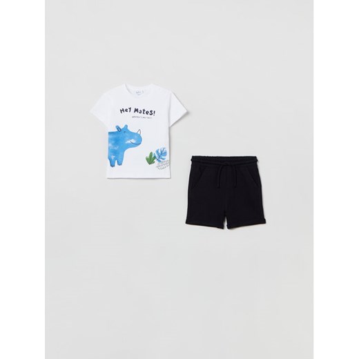 OVS Komplet t-shirt i szorty sportowe 1759108 Biały Regular Fit ze sklepu MODIVO w kategorii Komplety chłopięce - zdjęcie 182642057
