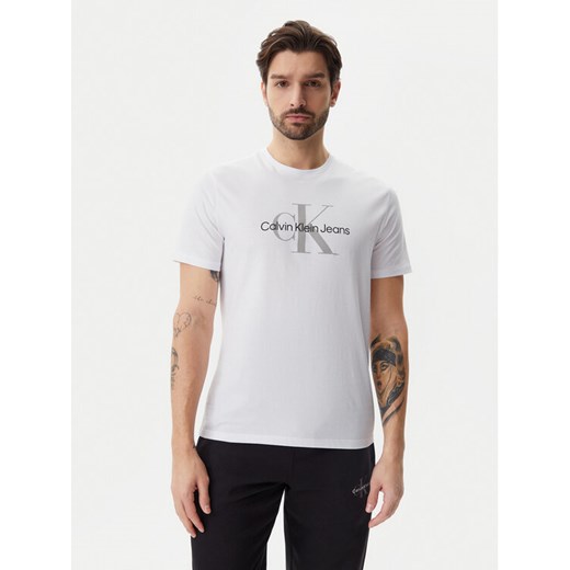 Calvin Klein Jeans T-Shirt LV040EM286 Biały Regular Fit ze sklepu MODIVO w kategorii T-shirty męskie - zdjęcie 182642345