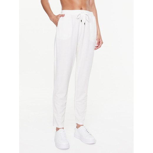 Liu Jo Sport Spodnie dresowe TA3152 J5942 Beżowy Regular Fit ze sklepu MODIVO w kategorii Spodnie damskie - zdjęcie 182642859