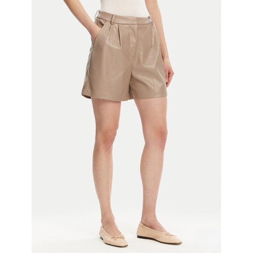 ONLY Szorty z imitacji skóry Saramy 15338008 Beżowy Regular Fit ze sklepu MODIVO w kategorii Szorty - zdjęcie 182643287
