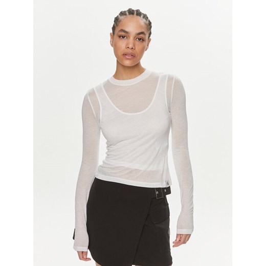 Calvin Klein Jeans Bluzka J20J223323 Biały Slim Fit ze sklepu MODIVO w kategorii Bluzki damskie - zdjęcie 182644229