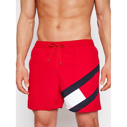 Tommy Hilfiger Szorty kąpielowe UM0UM02048 Czerwony Slim Fit ze sklepu MODIVO w kategorii Kąpielówki - zdjęcie 182644407