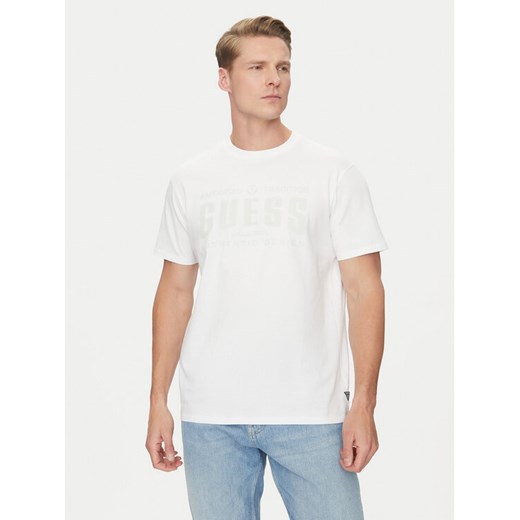 Guess T-Shirt M5GI27 KBW41 Biały Regular Fit ze sklepu MODIVO w kategorii T-shirty męskie - zdjęcie 182647036