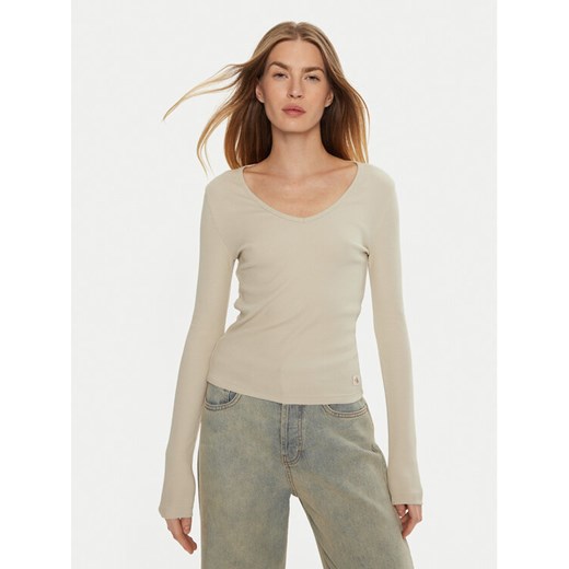Calvin Klein Jeans Bluzka J20J224197 Beżowy Slim Fit ze sklepu MODIVO w kategorii Bluzki damskie - zdjęcie 182649417