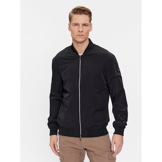 Guess Kurtka bomber Tech Strerch M4RL02 WFVY2 Czarny Regular Fit ze sklepu MODIVO w kategorii Kurtki męskie - zdjęcie 182649445