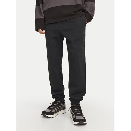 Jack&Jones Spodnie dresowe Gordon 12258477 Czarny Regular Fit ze sklepu MODIVO w kategorii Spodnie męskie - zdjęcie 182649867