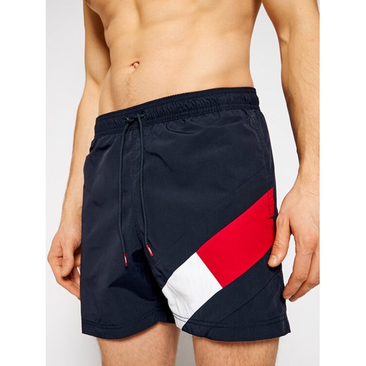 Tommy Hilfiger Szorty kąpielowe UM0UM02048 Granatowy Slim Fit ze sklepu MODIVO w kategorii Kąpielówki - zdjęcie 182650035