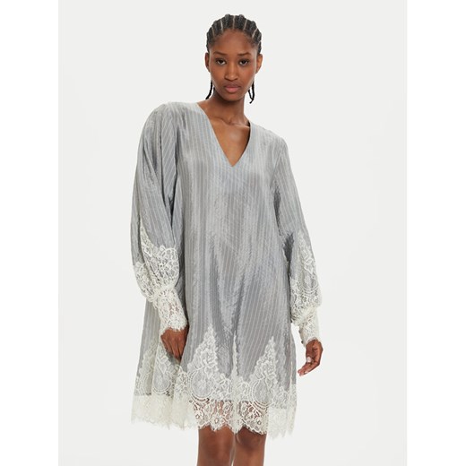 Karen by Simonsen Sukienka codzienna Pam 10105034 Szary Loose Fit ze sklepu MODIVO w kategorii Sukienki - zdjęcie 182650236