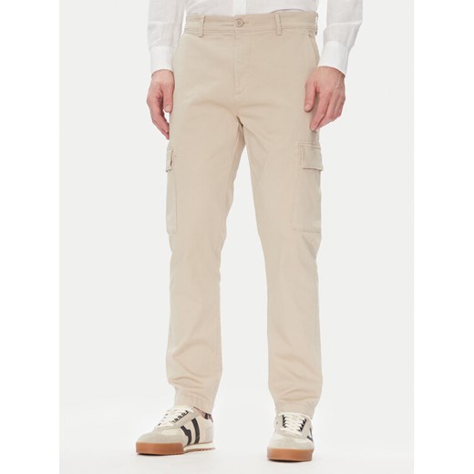Pepe Jeans Spodnie materiałowe PM211907 Beżowy Slim Fit ze sklepu MODIVO w kategorii Spodnie męskie - zdjęcie 182650386