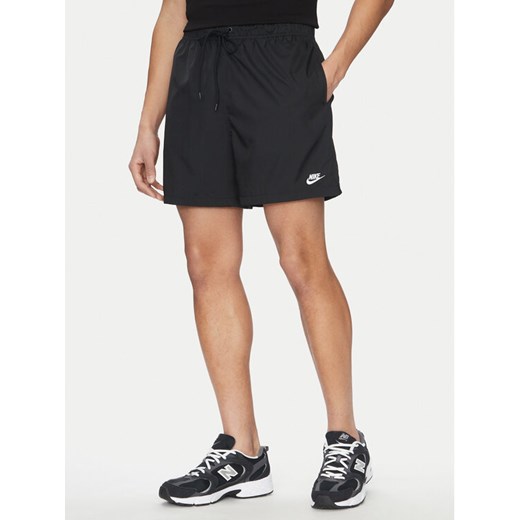 Nike Szorty sportowe FN3307 Czarny Regular Fit ze sklepu MODIVO w kategorii Spodenki męskie - zdjęcie 182650608