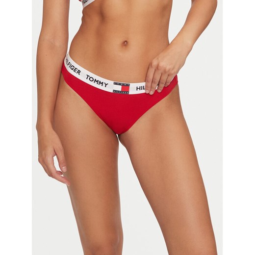 Tommy Hilfiger Figi klasyczne UW0UW05617 Czerwony ze sklepu MODIVO w kategorii Majtki damskie - zdjęcie 182650836