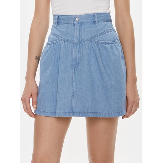 Tommy Jeans Spódnica jeansowa Chambray DW0DW17440 Niebieski Regular Fit ze sklepu MODIVO w kategorii Spódnice - zdjęcie 182651477