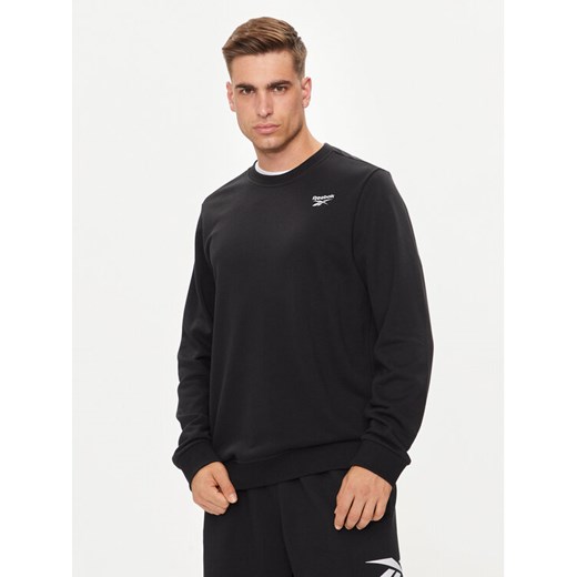 Reebok Bluza Identity Small Logo 100050282 Czarny Regular Fit ze sklepu MODIVO w kategorii Bluzy męskie - zdjęcie 182651786