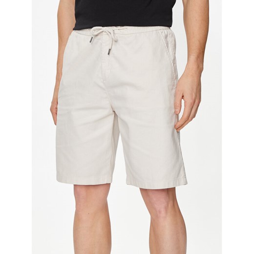 Guess Szorty materiałowe Mick M4GD02 WFBXA Écru Regular Fit ze sklepu MODIVO w kategorii Spodenki męskie - zdjęcie 182652076
