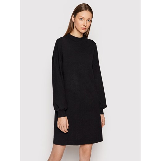Vero Moda Sukienka dzianinowa Nancy 10249116 Czarny Relaxed Fit ze sklepu MODIVO w kategorii Sukienki - zdjęcie 182652099