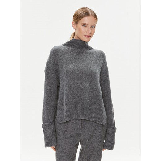 Calvin Klein Golf K20K206005 Szary Relaxed Fit ze sklepu MODIVO w kategorii Swetry damskie - zdjęcie 182652336