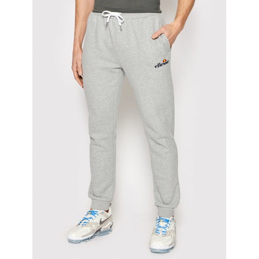 Ellesse Spodnie dresowe Granite SHK12643 Szary Regular Fit ze sklepu MODIVO w kategorii Spodnie męskie - zdjęcie 182653789
