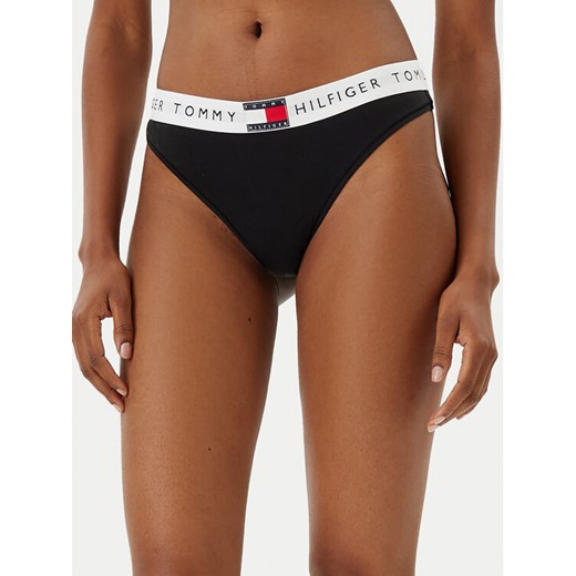 Tommy Hilfiger Stringi UW0UW06039 Czarny ze sklepu MODIVO w kategorii Majtki damskie - zdjęcie 182654359