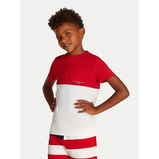 Tommy Hilfiger T-Shirt KB0KB09617 Czerwony Regular Fit ze sklepu MODIVO w kategorii T-shirty chłopięce - zdjęcie 182654607