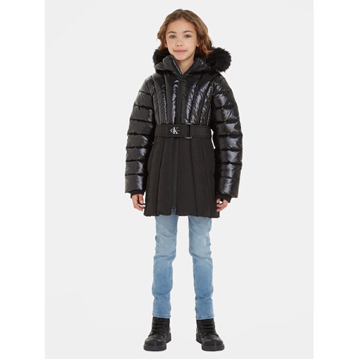 Calvin Klein Jeans Kurtka zimowa IG0IG02242 Czarny Regular Fit ze sklepu MODIVO w kategorii Kurtki dziewczęce - zdjęcie 182654665