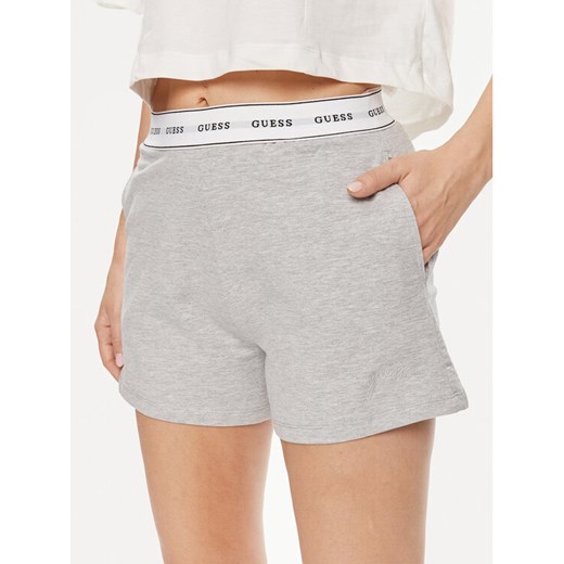 Guess Szorty piżamowe O4GD02 KBS91 Szary Loose Fit ze sklepu MODIVO w kategorii Piżamy damskie - zdjęcie 182654885